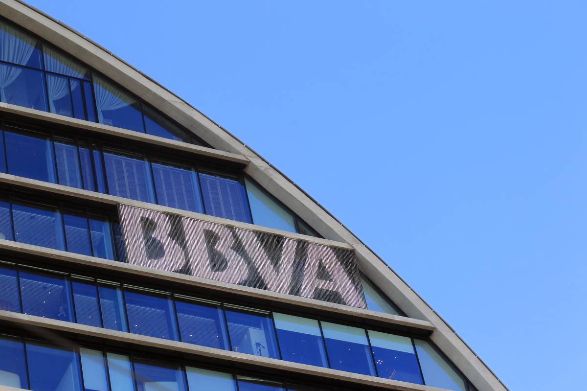 Las minusvalías por Telefónica congelan el resultado de BBVA: gana 3.519 millones