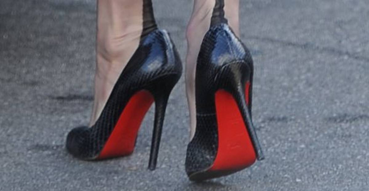 Las suelas rojas de los zapatos Louboutin no pueden regitrarse como marca