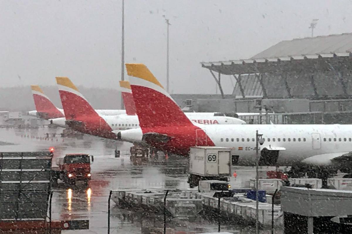 Aena anticipa al control  aéreo un plan para elevar  un 10% los vuelos en Barajas