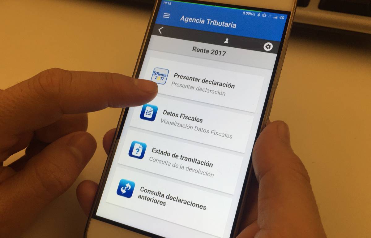 Ya puede descargar en su móvil la aplicación para presentar la declaración de la renta