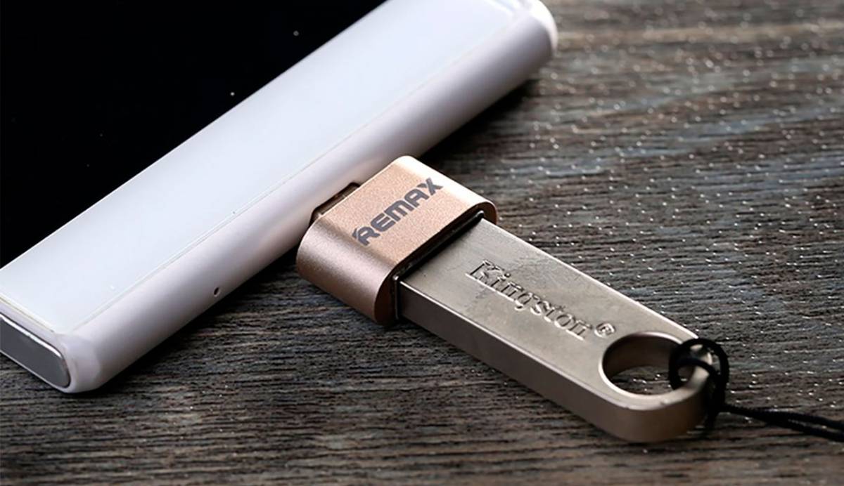 Cómo conectar una memoria USB a un móvil Android o iPhone