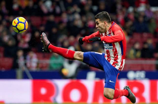 El cañón de Correa da la victoria al Atlético ante el Valencia