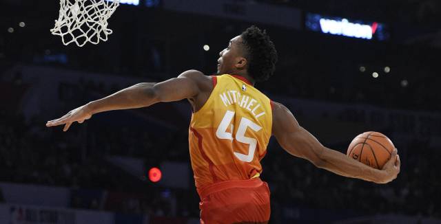 Donovan Mitchell gana el concurso de mates con un tributo a Vince Carter