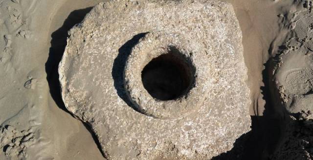 Storm uncovers ancient remains of Roman aqueduct and road in Cádiz