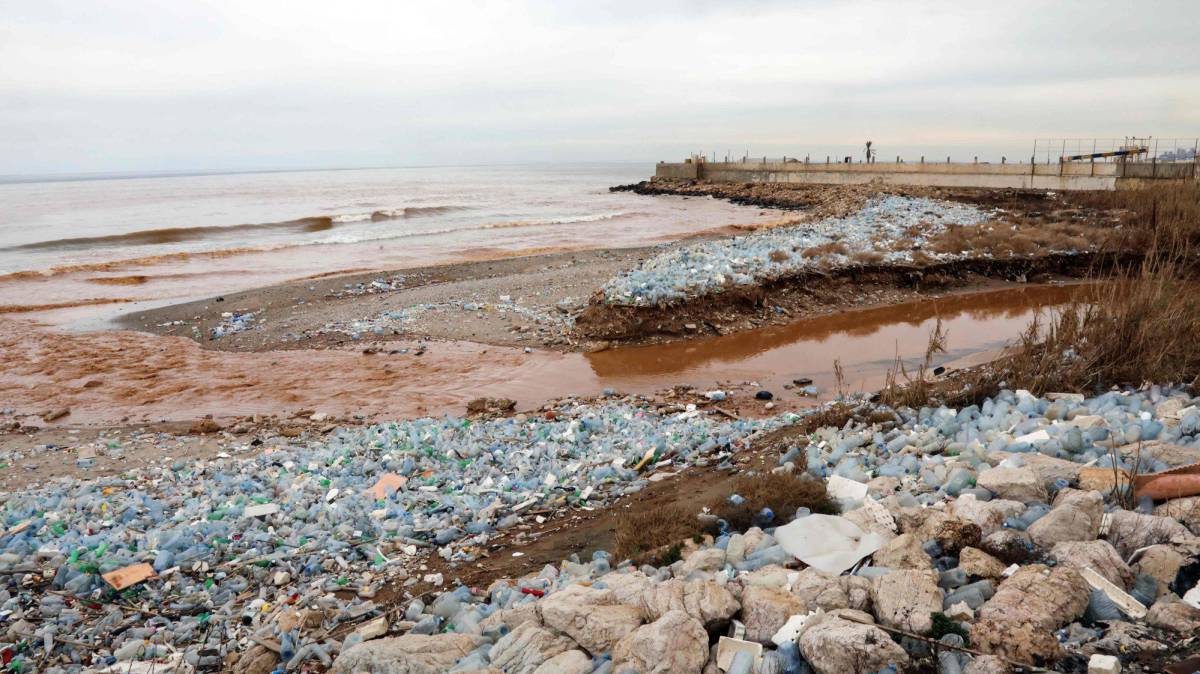 Cazadores de plásticos en el Mare Nostrum