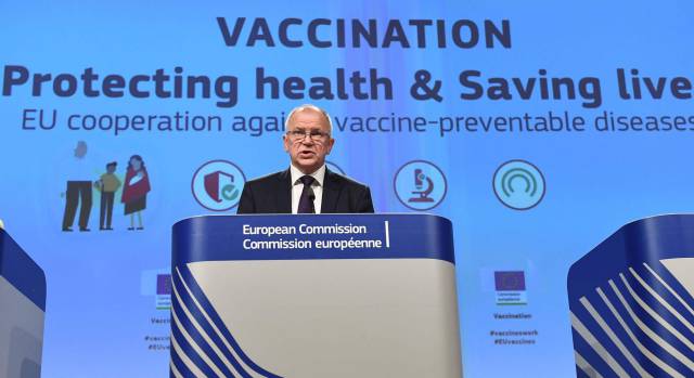 Bruselas lanza una ofensiva contra los antivacunas