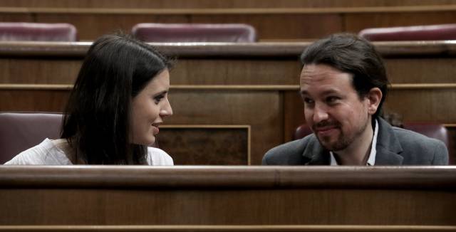 Podemos' Pablo Iglesias calls leadership vote in response to country house scandal