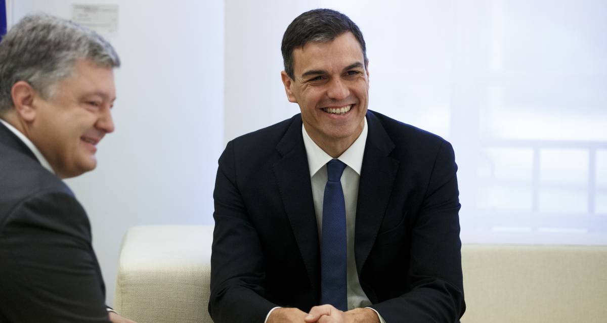 ¿Elige muy bien sus trajes Pedro Sánchez o es cuestión de percha?