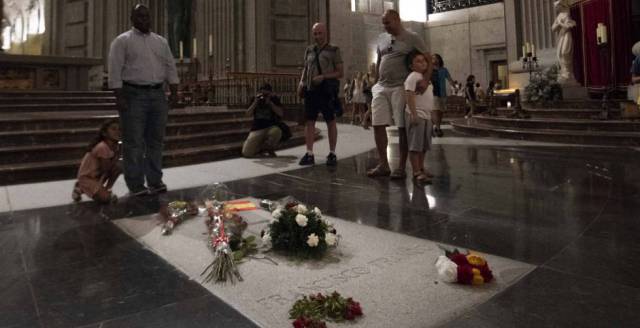 Spanish PM wants Vatican to help stop Franco from being reburied at Madrid cathedral