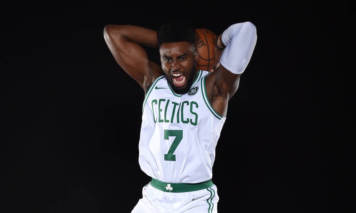 Hay un hombre del Renacimiento jugando en los Boston Celtics