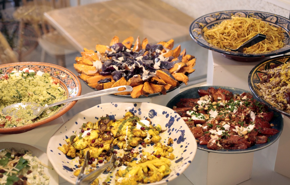 Algunos de los platos tradicionales iraníes a la vista de los clientes. ALMUDENA ÁVALOS