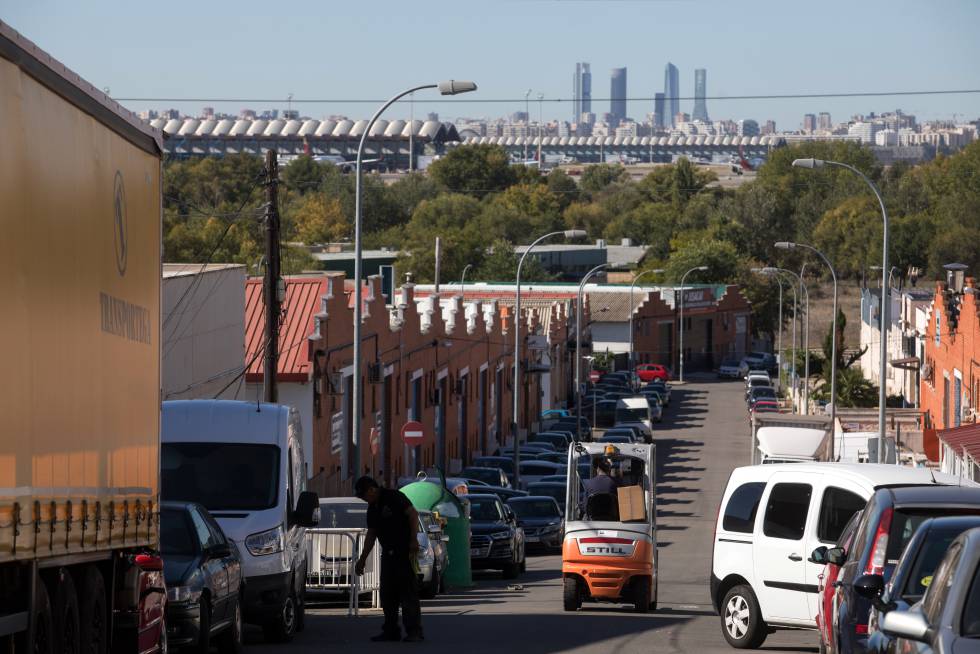 Polígono industrial en Paracuellos del Jarama (Madrid).rn 