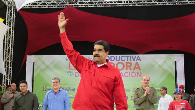 El chavismo decide celebrar elecciones presidenciales antes del 30 de abril