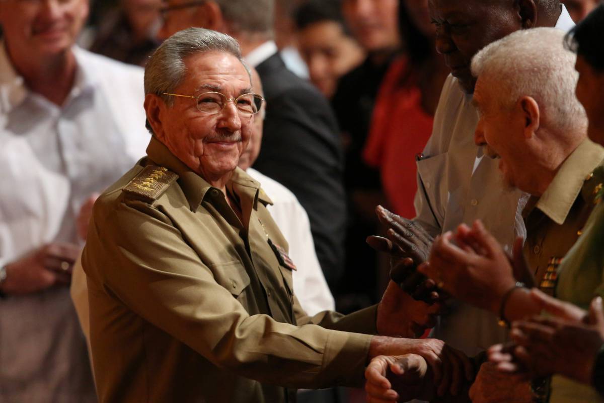 Raúl Castro ante el relevo final