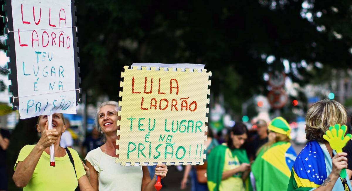 La tensión política deriva en una escalada violenta en Brasil