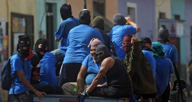 El bastión rebelde de Monimbó resiste el asedio de los paramilitares de Ortega
