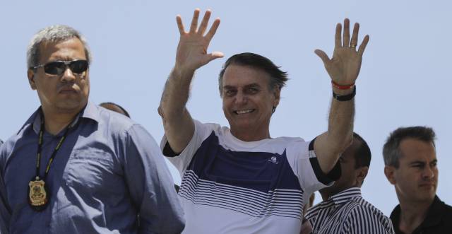 Bolsonaro emprende una guerra contra los medios en línea con Trump