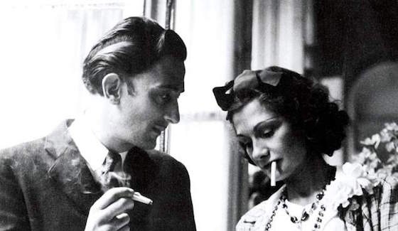 Coco Chanel, muy poco impresionada por Dalí. Otro día hablamos de ella porque también tuvo una vida de opereta.