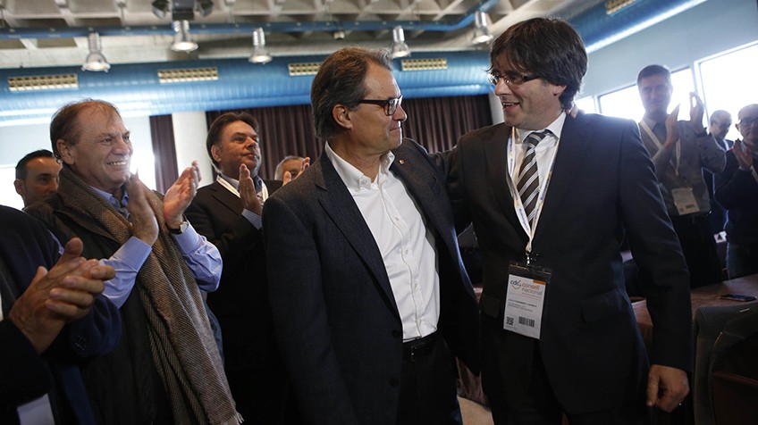 Resultado de imagen de El president de cataluña con las esteladas