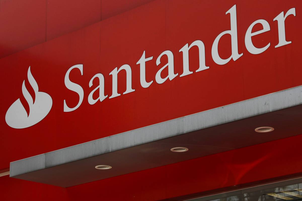 Santander rebaja en 249 empleados el ERE para situarlo en 3.464 trabajadores