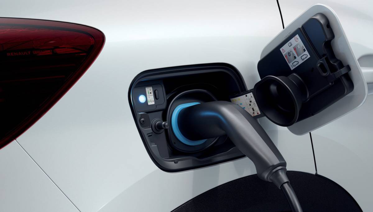 Ezentis entra en la puja por el negocio de las 'electrolineras' en España