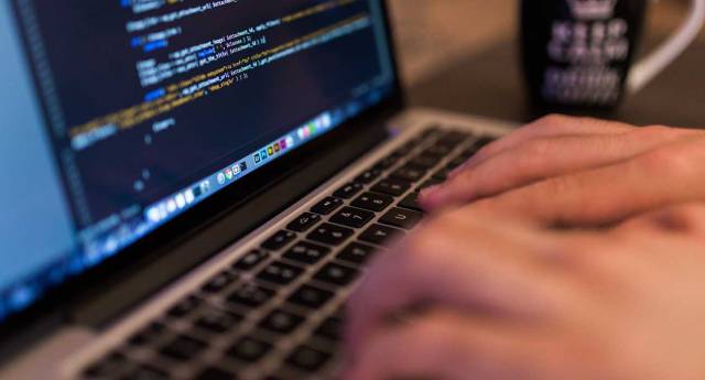 Cómo agrupar aplicaciones en la barra de tareas de Windows 10