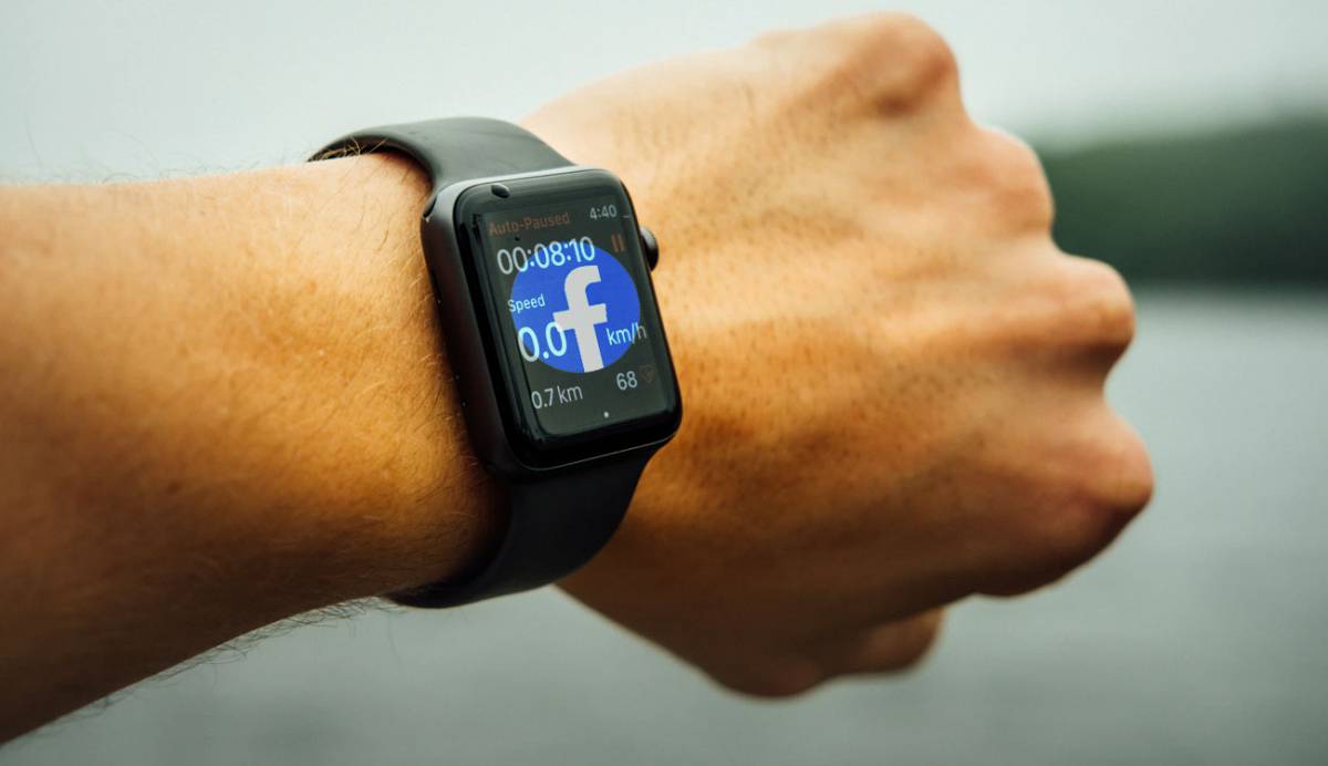 Facebook trabaja para lanzar su propio 'smartwatch' pronto, ¿sabes cuándo?