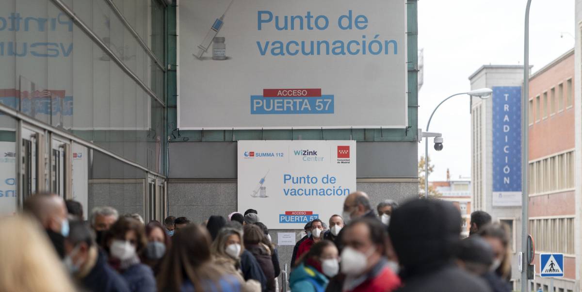 La Unión Europea pide administrar la vacuna de refuerzo a mayores de 40 años