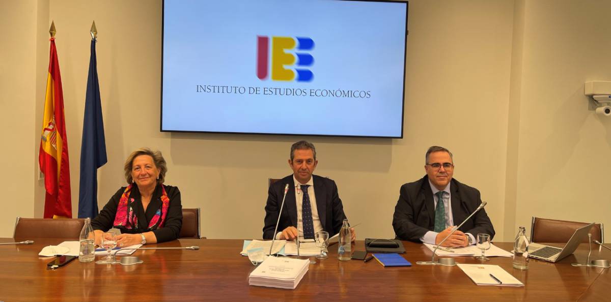 Los empresarios se anticipan al Gobierno y proponen su gran reforma fiscal