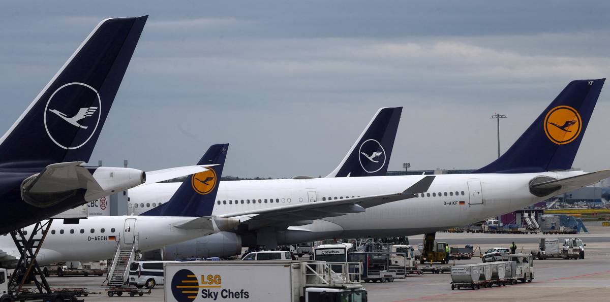 Lufthansa suspende 3.100 vuelos para julio y agosto ante las dificultades para ejecutar la programación