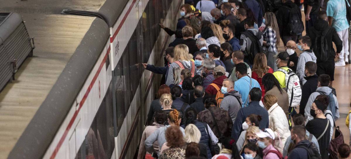 Renfe descentraliza la gestión de Cercanías y del resto de servicios públicos