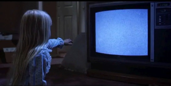 Poltergeist-tv-scene-theyre-here-1024