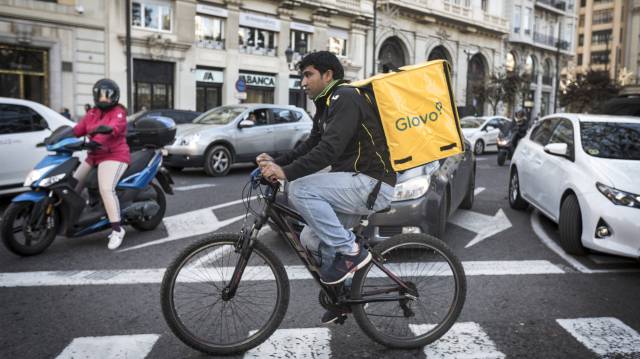 La Inspección Valencia dice que 200 repartidores de Glovo son falsos autónomos