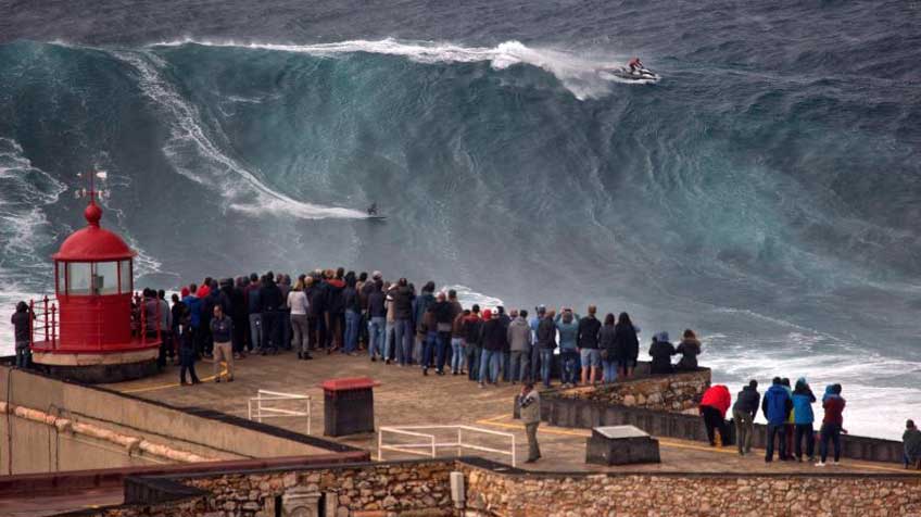 Video Surf Portugal Las Olas Gigantes Vuelven A Nazare Actualidad El Pais