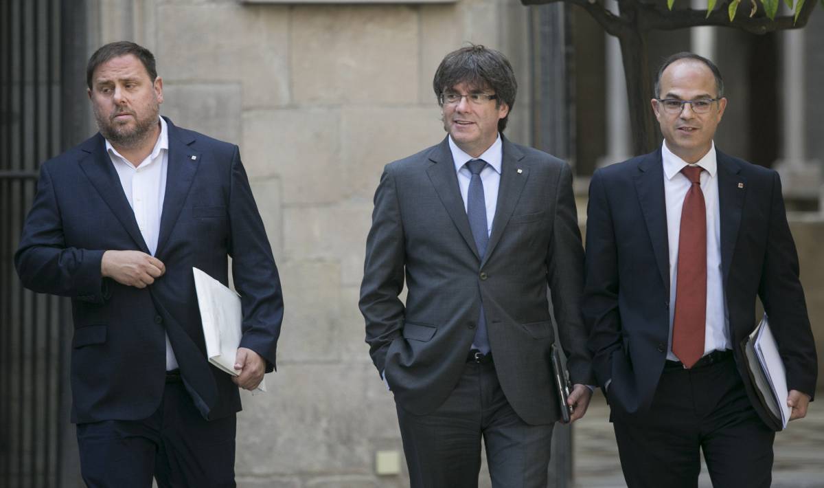 El fiscal del Tribunal de Cuentas acusa a Puigdemont de un desvío millonario por el referéndum del 1-O