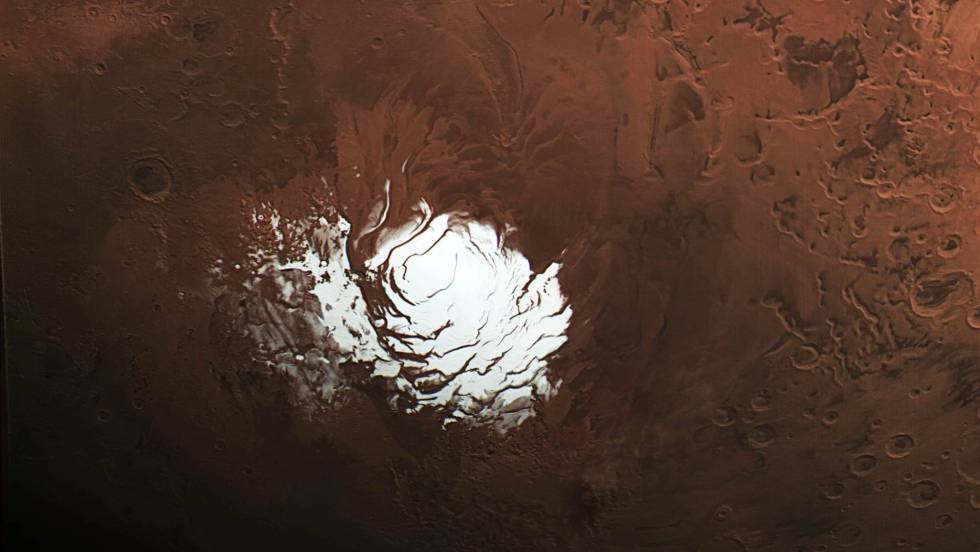 Resultado de imagen de Lago de agua descubierto  en Marte