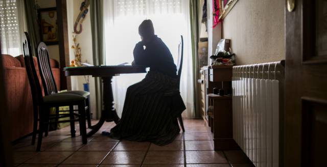 In Spain, many face stark choice between proper meals or warm homes