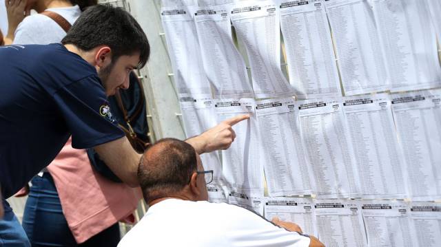 Alvo de Bolsonaro, Enem ainda tem um futuro de incertezas