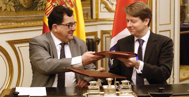 Spain, UK sign deal guaranteeing voting rights for residents after Brexit