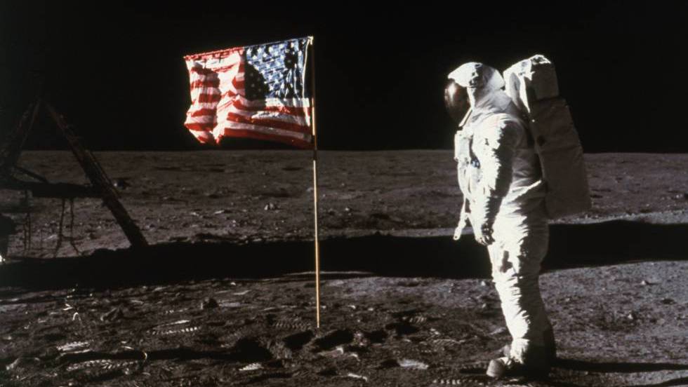 Por Que Fue Armstrong El Primero En Pisar La Luna Ciencia El Pais