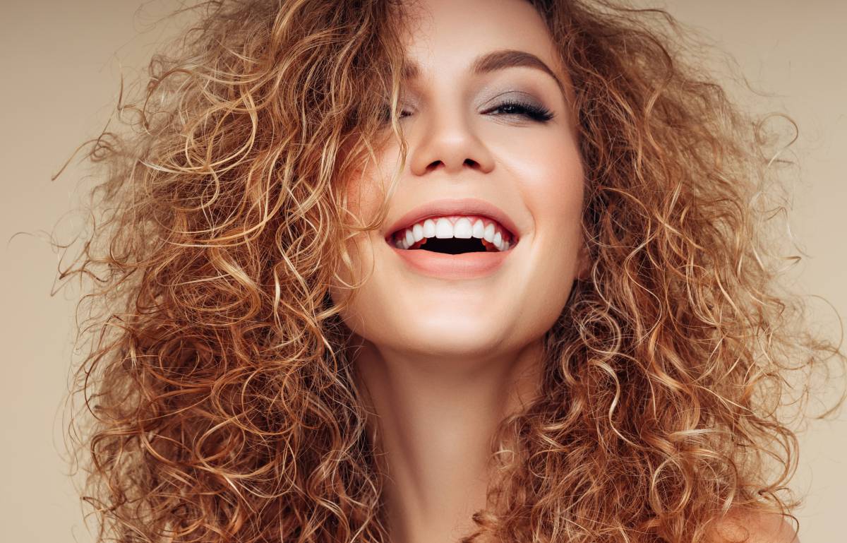 ¿Qué es el método Curly Girl? Todos los pasos y productos para conseguir un pelo bonito sin sulfatos