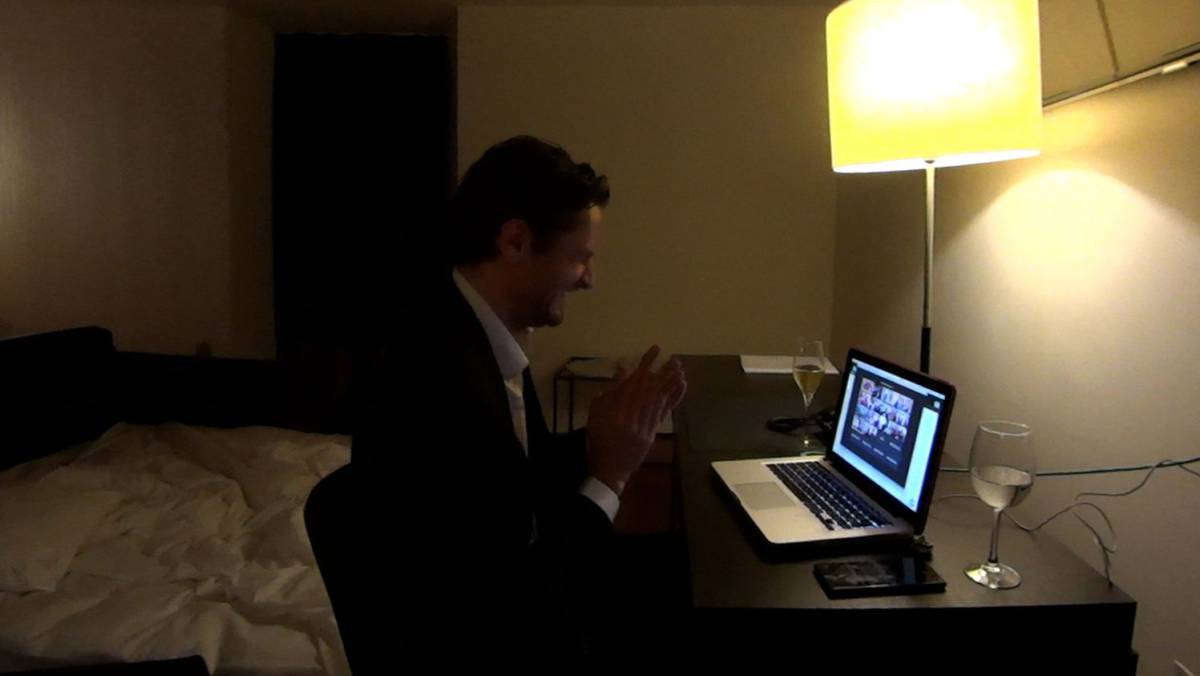 Teatro, carreras y un ordenador: así vivió Juan Diego Botto la entrega de los premios Goya