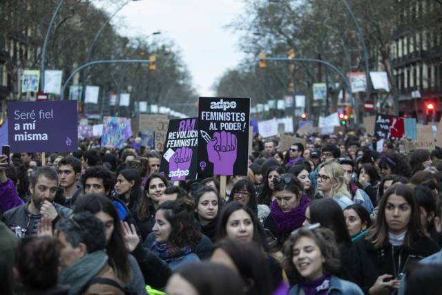 Man arrested in Barcelona after partner makes domestic abuse signal to healthcare worker