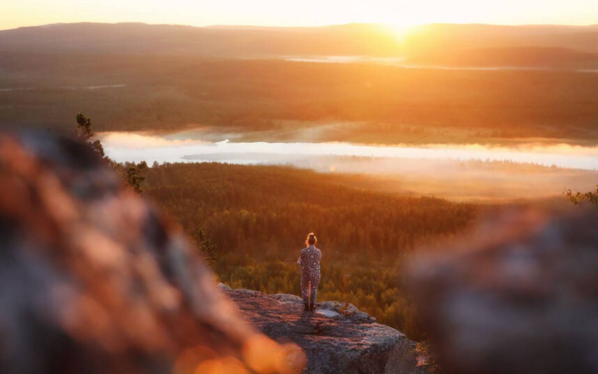 A Laponia hay que ir en verano (y el sol de medianoche es solo una de las razones)