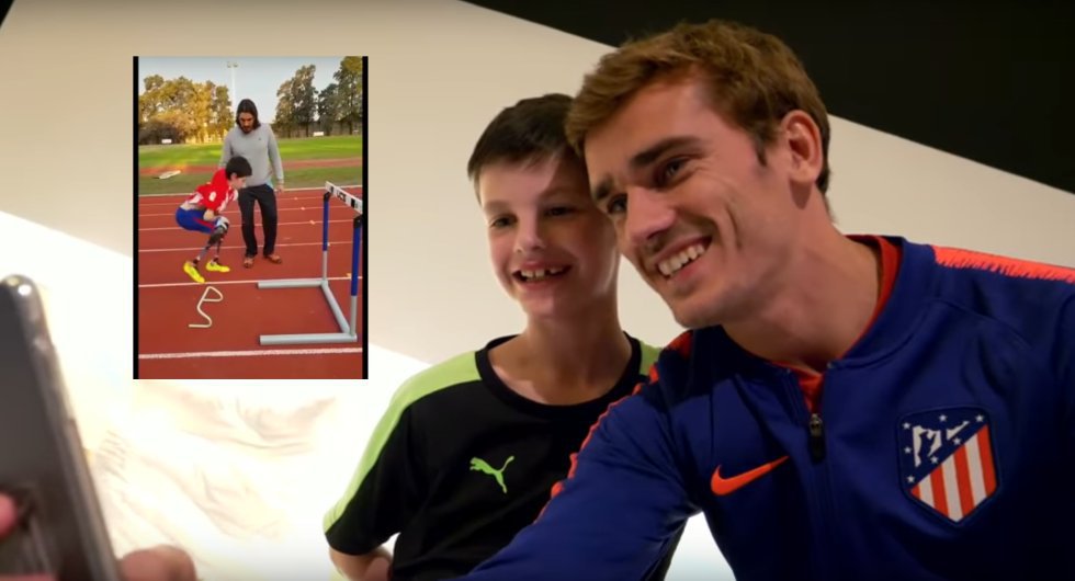 Manu Oppenheimer, un niño argentino de 9 años que perdió las dos piernas y una mano a los 18 meses, cumplió el sueño de conocer a su ídolo Antoine Griezmann y el Wanda Metropolitano. Un vídeo de un entrenamiento del joven en el que superaba obstáculos se hizo viral y llegó hasta el francés. El Atlético lo invitó a Madrid y emocionó a todos. “Nos pareció increíble cómo conocía la filosofía del club y cómo la había hecho suya en su día a día en Buenos Aires. La importancia de poner pasión y corazón cada día en lo que haces, esforzarte para seguir adelante, creer siempre en que si se trabaja, se puede... Manu es un ejemplo de superación”, afirman desde el club colchonero.