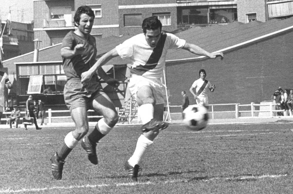 Potele dispara a puerta.