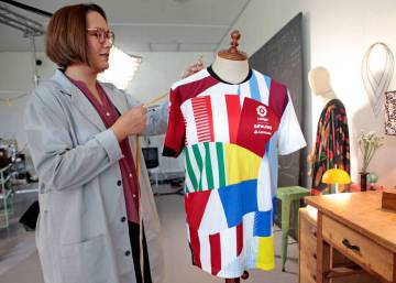De ‘quemar’ ropa para Rosalía a diseñar una camiseta para 36 equipos de fútbol
