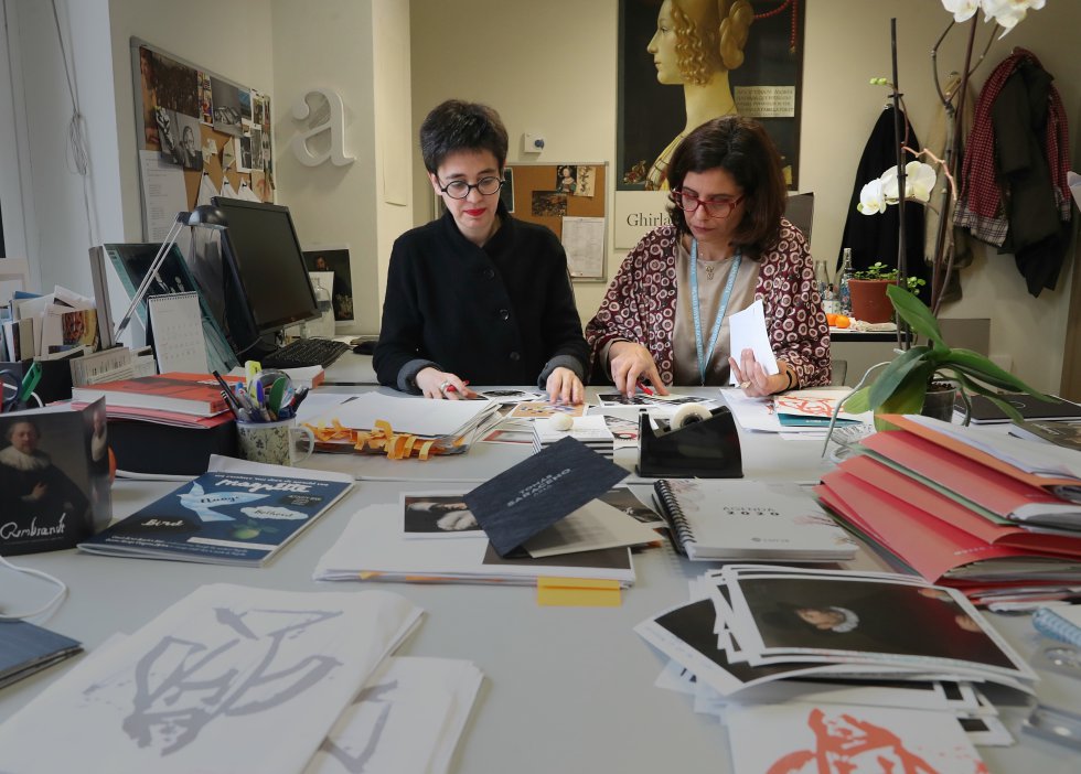 Ángela Villaverde y Catalina Garrigues, editoras del departamento de publicaciones.