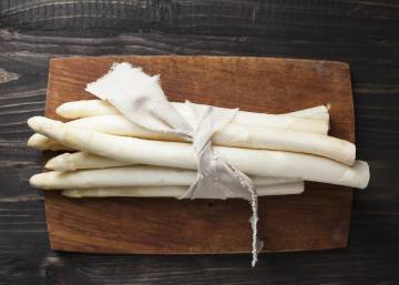 Si el espárrago blanco tiene vetas moradas no lo tire