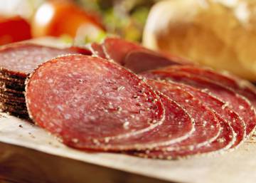 Salami: así se diferencia el hermano italiano del salchichón